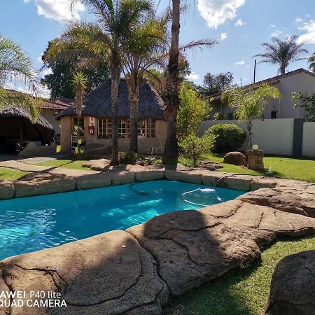 The Outlook Guest House Newcastle Buitenkant foto