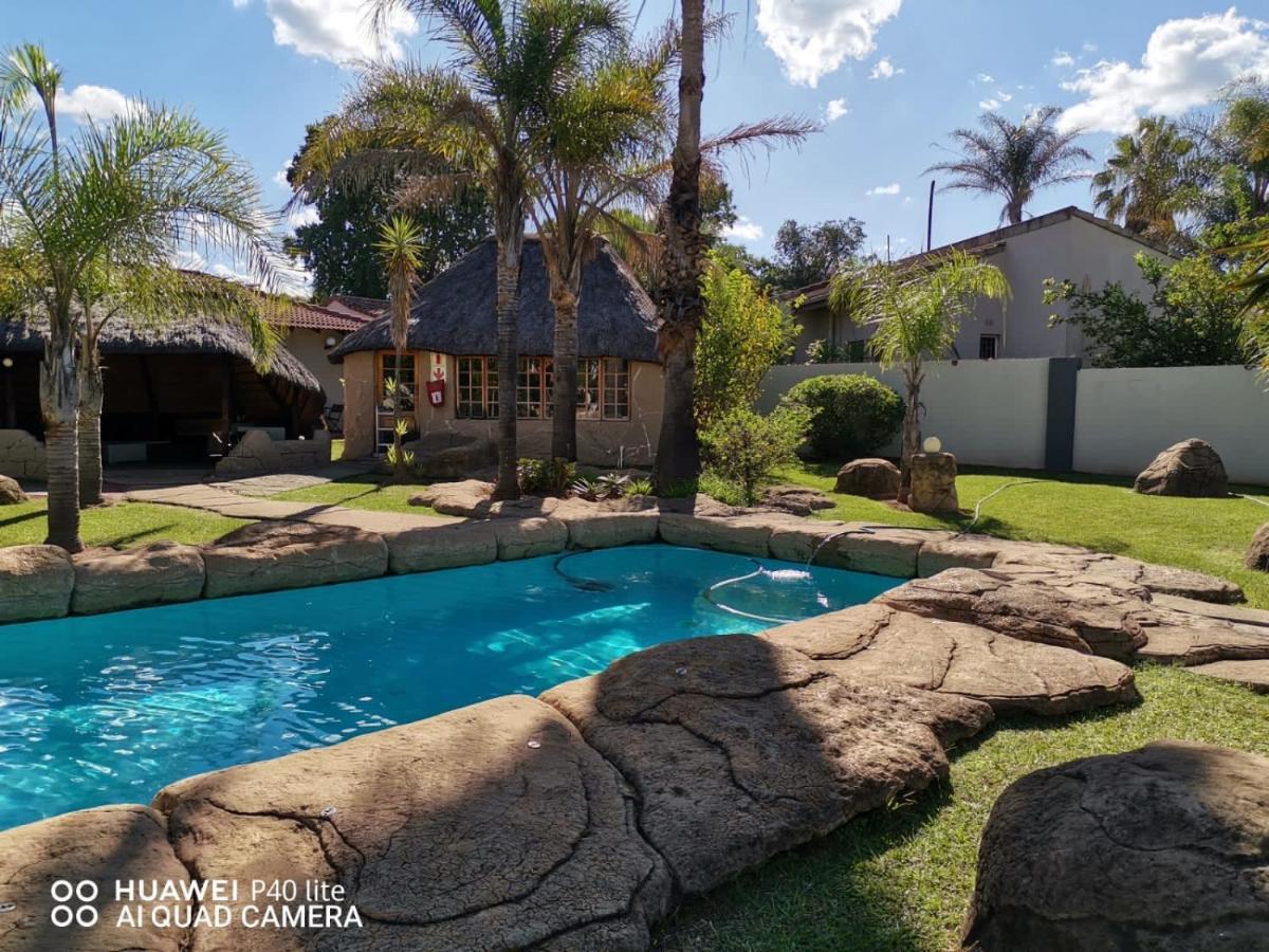 The Outlook Guest House Newcastle Buitenkant foto